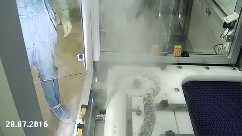 Smoke study: airflow in a cleanroom